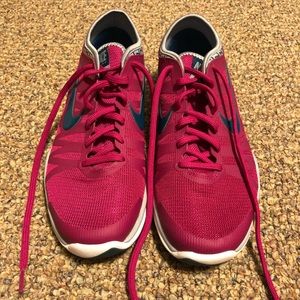 NAME YOUR PRICE Nike Training— Hot Pink 9 Women’s